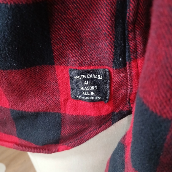 ROOTS Park Woman's Plaid Shirt Red & Black Flannel Button Down  XS - Picture 10 of 12